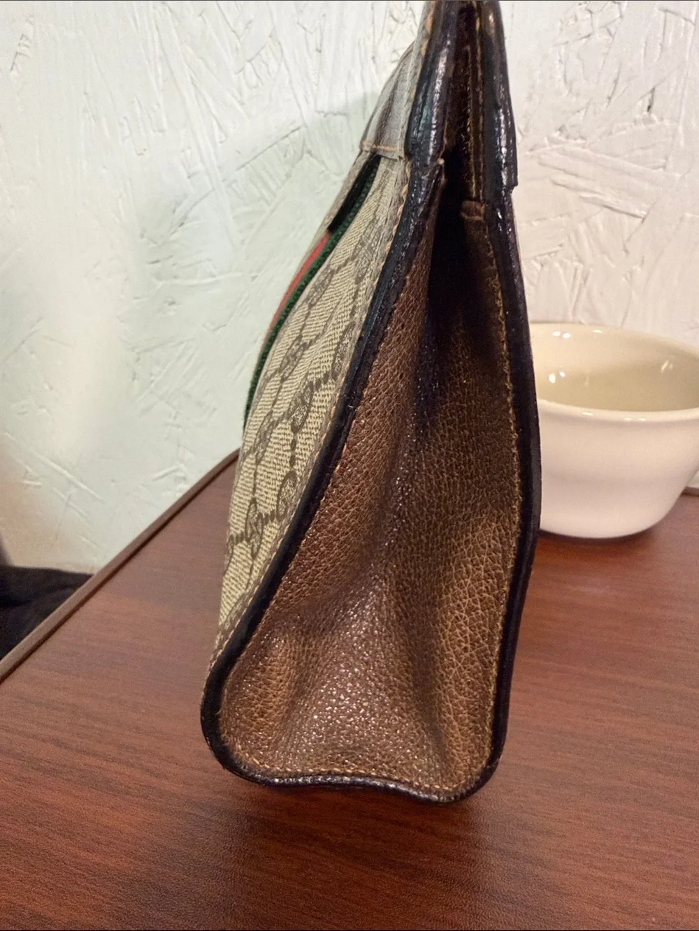 Gucci Beige GG Supreme Sherry Line Clutch